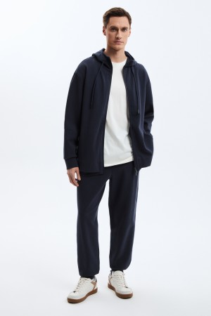 трикотажные брюки фотография