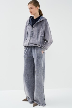 трикотажные брюки фотография