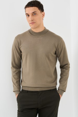 трикотажный джемпер фотография