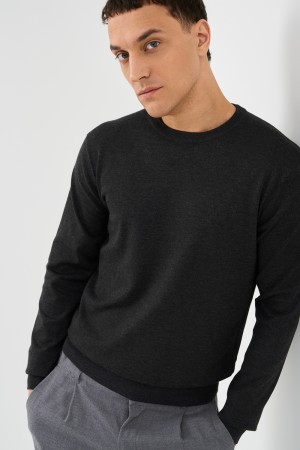 трикотажный джемпер фотография