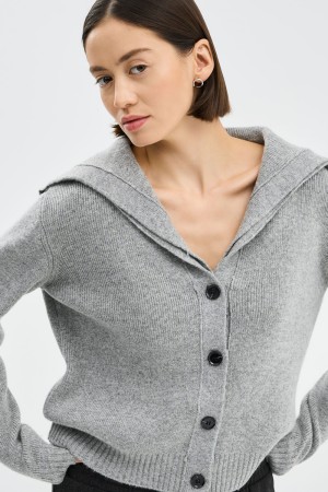 трикотажный кардиган фотография