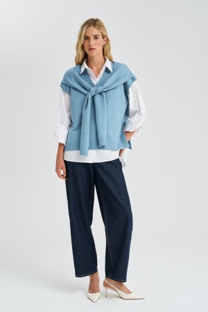 трикотажный жилет фотография