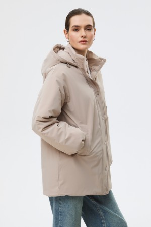 удлиненная куртка с капюшоном фотография