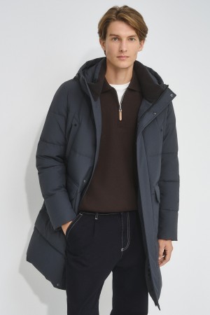 удлиненная зимняя куртка фотография