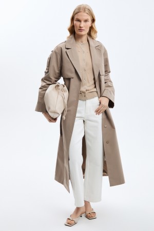 удлиненный плащ фотография