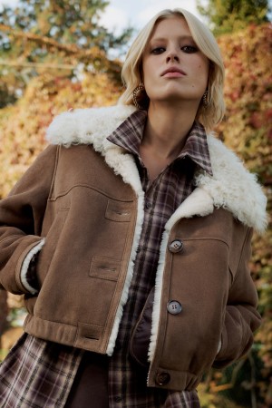 укороченная куртка из овчины - женские куртки снежная королева 