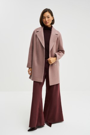 укороченное пальто с поясом фотография