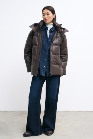 утепленная кожаная куртка с капюшоном фотография