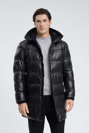 утепленная кожаная куртка с капюшоном фотография