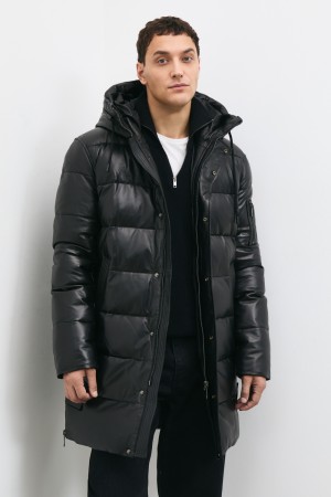 утепленная кожаная куртка с капюшоном фотография