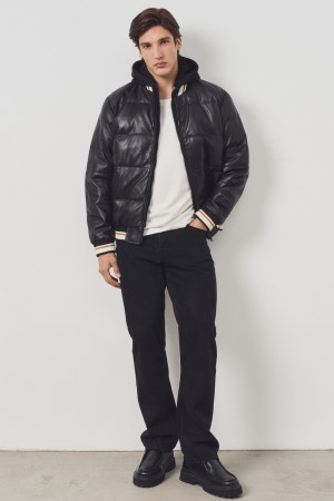 утепленная кожаная куртка с капюшоном фотография