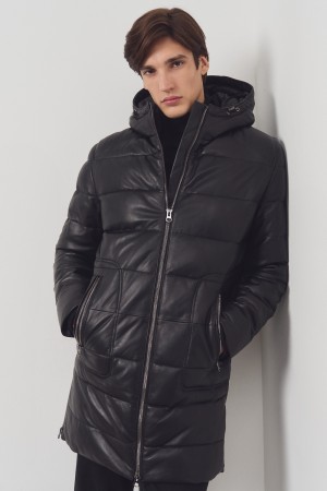 утепленная кожаная куртка с капюшоном фотография