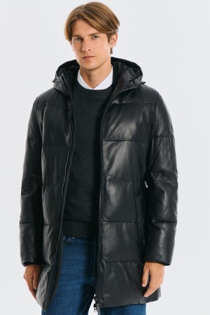 утепленная кожаная куртка с капюшоном фотография
