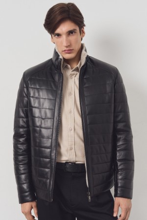 утепленная кожаная куртка фотография