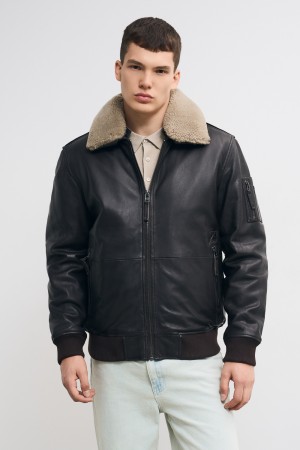 утепленная кожаная куртка фотография