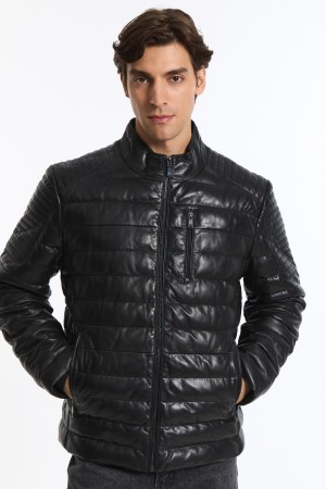 утепленная кожаная куртка фотография