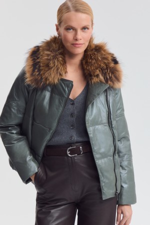 утепленная кожаная куртка фотография