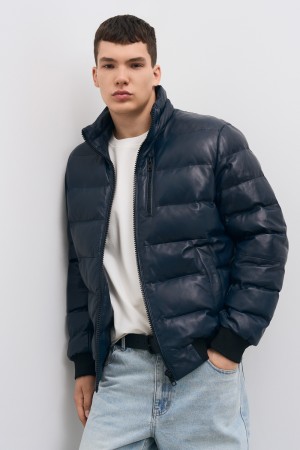 утепленная кожаная куртка фотография