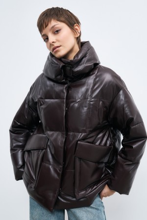 утепленная куртка из натуральной кожи фотография