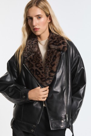 утепленная куртка из натуральной кожи фотография