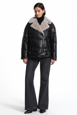 утепленная куртка из натуральной кожи фотография