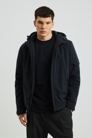 утепленная куртка с капюшоном фотография