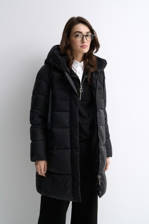 утепленная куртка с капюшоном фотография