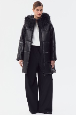 утепленное кожаное пальто с капюшоном фотография