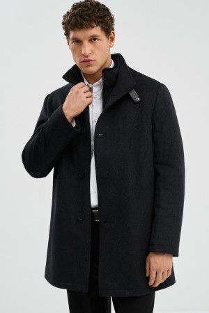 утепленное пальто из смесовой шерсти фотография