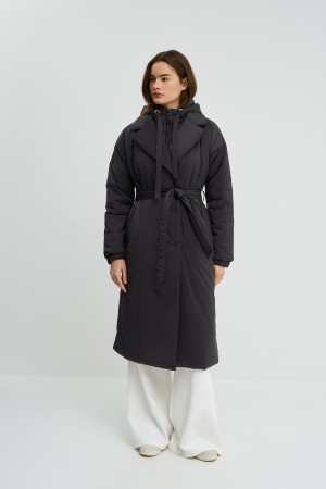 утепленное пальто с капюшоном фотография