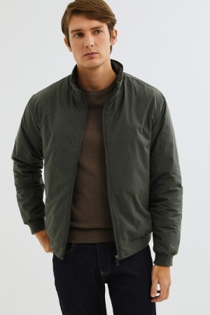 утепленный бомбер фотография