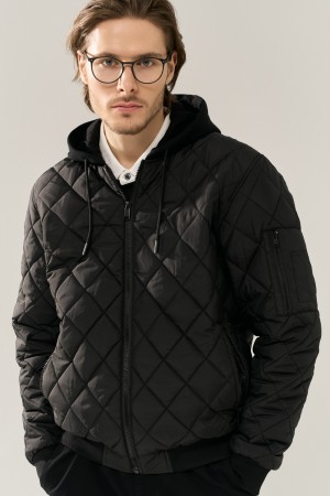 утепленный бомбер фотография