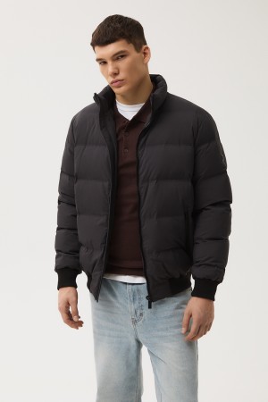 утепленный бомбер фотография