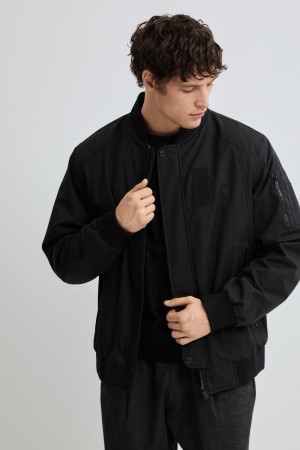 утепленный бомбер фотография