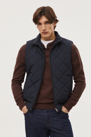 утепленный жилет фотография