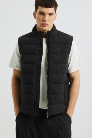 утепленный жилет фотография