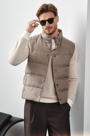 утепленный жилет фотография