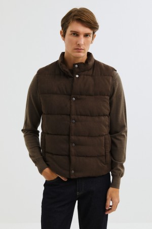 утепленный жилет фотография