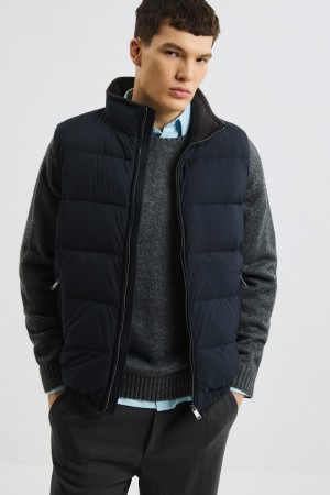 утепленный жилет фотография