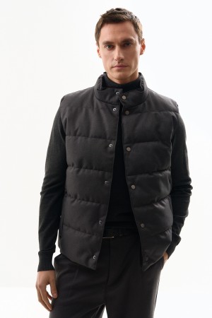 утепленный жилет фотография