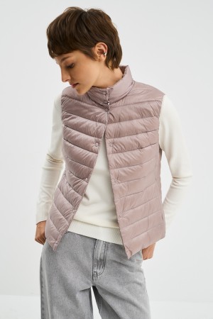 утепленный жилет - женская верхняя одежда бежевая 