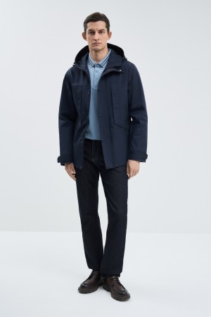 ветровка с капюшоном фотография