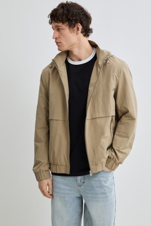 ветровка с капюшоном фотография