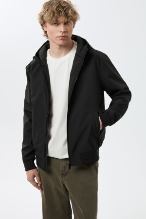 ветровка с капюшоном фотография