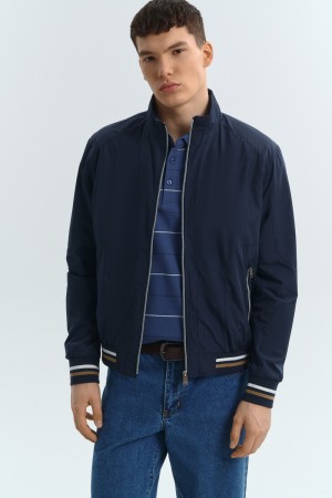 ветровка фотография