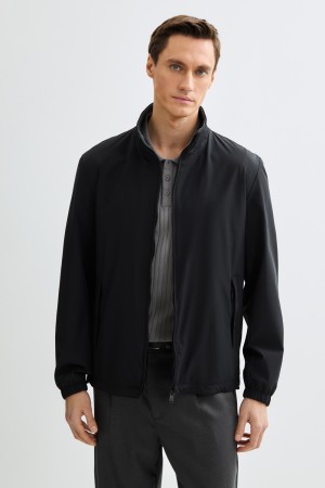 ветровка фотография