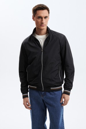 ветровка фотография