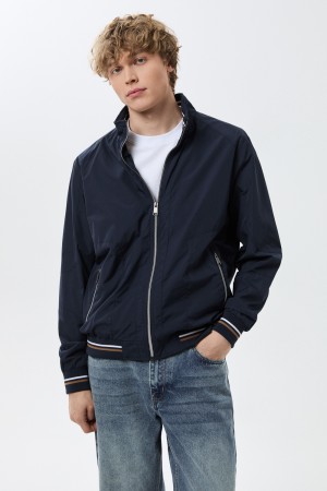 ветровка фотография