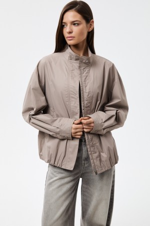 ветровка фотография