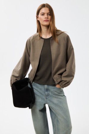 жакет-бомбер - женские куртки и пуховики с вырезом по распродаже